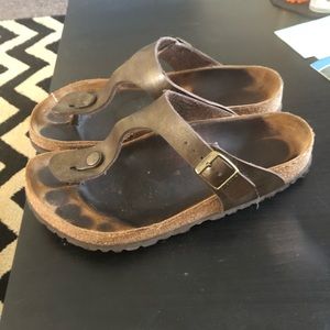 Birkenstock’s gizeh sandal size women’s 7-8